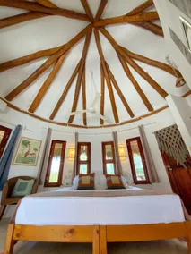 Private house & garden - Image 4