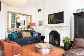 The Bengal Tiger – 2 BR with Patio in Notting Hill - Image 3