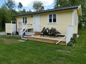 Simple lakeside accommodation in the small cottage - Image 3