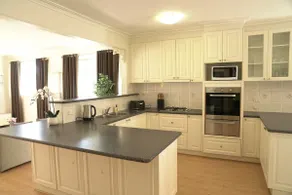 5 BRM Cozy Family Home for Big Group Free WiFi - Image 4
