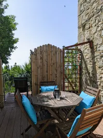 The St Clares Hideaway is a couples retreat with sea view - Image 2
