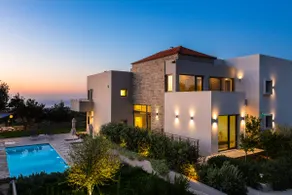 Luxury Villa for 10 • Pool •  Guest House• Sea Views • Near Beaches - Image 2