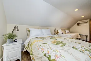 Easy walk to very Cntr of Indy,2 bdrm, trendy spot - Image 2