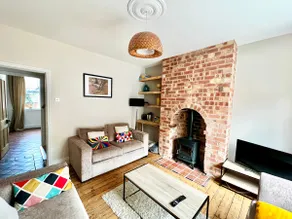 Lovely 3 bed house in the Cathedral Quarter - Image 2
