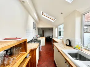 Lovely 3 bed house in the Cathedral Quarter - Image 5