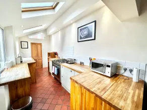 Lovely 3 bed house in the Cathedral Quarter - Image 4