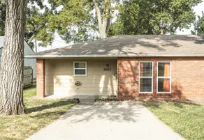 Renovated 2 bdrm Great Location - Off Kimball - Image 2