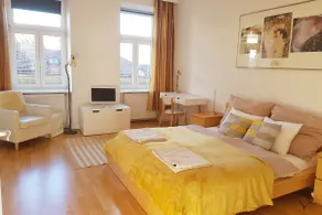 Schubert Park Apartment near Volksopera Vienna - Image 1