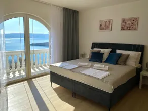 Apartment Mario with sea view, pool and beach - Image 3