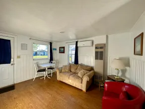 Cottage Cove · Lake Huron Beach Cottage No. 3 - Image 4