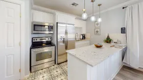 Cozy family bungalow perfect for a couple or family of four - Image 5
