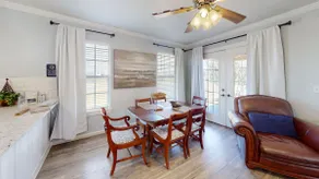 Cozy family bungalow perfect for a couple or family of four - Image 4