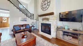 THE EXECUTIVE TWO STORY “WHERE TO STAY WHEN YOUR AWAY”(JACUZZI, ADA COMPLIANT) - Image 4