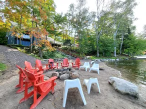 SERENE & BEAUTIFUL MUSKOKA RETREAT with BEACH, HOT TUB & BARREL SAUNA! - Image 3