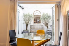 The Brunswick Oasis 2 bedroom in Notting Hill - Image 2