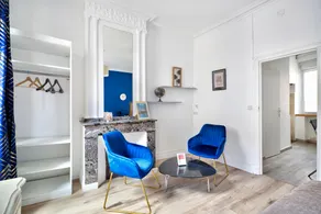 Stylish • Ideal for couples and professionals • Private parking - Image 3
