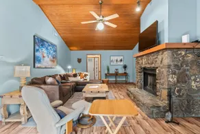 Secluded Oasis Less Than 5 Min to Dining& Shopping - Image 4