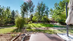 Hot Tub, Luxury King Bed, Yard Games & Large Yard - Image 3