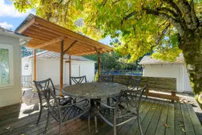 Cottage near Vancouver Lake! Cozy, Clean, & Comfortable w/ new Pickleball Court! - Image 2