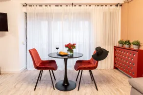 Standout Sienna Studio | Old Town | New Building - Image 5