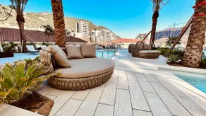 Beautiful Luxury Highrise Apartment - Image 2
