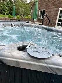 Luxury Farmhouse with Hot Tub, sleeps up to 20 people - Image 5