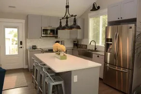 Little Jon’s Farmhouse (city suite) - Image 3