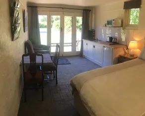 Pinot Suite at Rear Homestead - Image 4