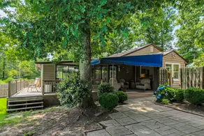 Secluded, water views, private pool, 1 mi to beach - Image 3