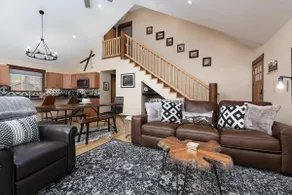Modern Cabin-Deck, Hot Tub, 5 min to Downtown! - Image 2