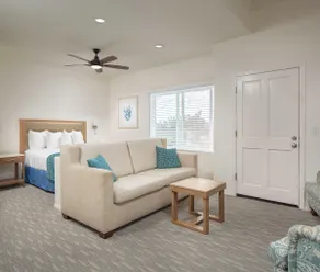 Studio Condo and Wave Crest Resort - Image 2
