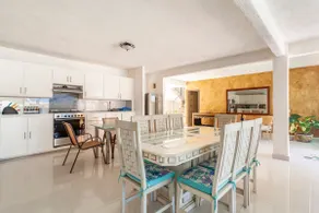 Beautiful House in Acapulco with private exit to the lagoon - Image 3