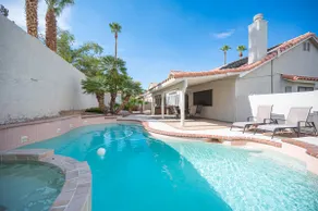 35% OFF - Delightful 4 Bedroom with pool - Image 5
