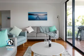 4BR Contemporary Coastal Home with Rural Outlook - Image 3