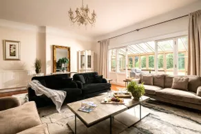 Downwood Vineyard Manor House in Idyllic Countryside - Image 2