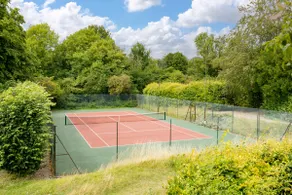 Downwood Vineyard Manor House in Idyllic Countryside - Image 5