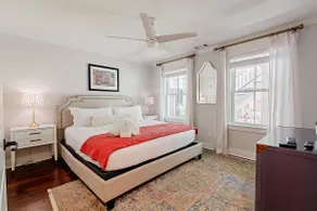 Private 1BR Garden Suite by Crawford Square - Image 2