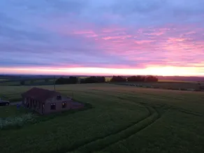 Secluded High Beacon Cottage, Lincolnshire Wolds - Image 3