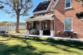 Bottom floor with nobody upstairs! - Image 3