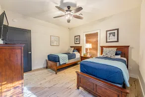 #11 Trails Edge Cabin Sleeps 4 Now Pet Friendly! - Image 5