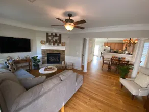At Home in the ATL, Private Townhome w/Parking - Image 4