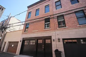 Entire One Bedroom Home on a Cobble Stone Street - Image 4