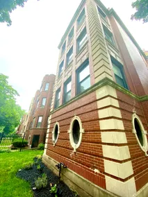 Spacious 3BR/2BA Oasis: A Cozy Chicago Retreat - Image 2