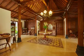 Traditional 4 bedroom house with beautiful garden - Image 3