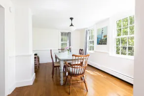 Beach Cottage in Greenport Village—walk to beach - Image 2