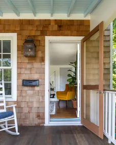 Beach Cottage in Greenport Village—walk to beach - Image 3