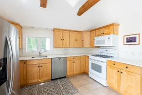 Beach Cottage in Greenport Village—walk to beach - Image 4