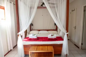 Romantic studio by pool and tropical garden - Image 3