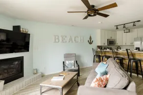 Rustic Beach Condo 3 blocks from the beach! - Image 4