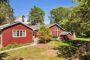 ”Red House on the Knoll” at Indian Cove - Image 3